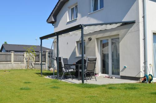 pergola aluminiowa LANITPLAST WALL 53 antracyt + opal PC